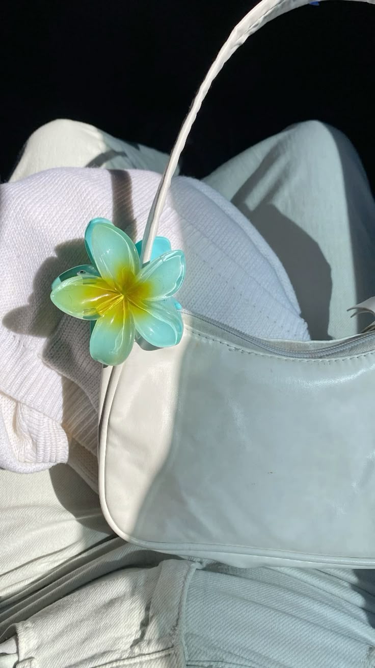 Sky blue flower Hawaiian clip