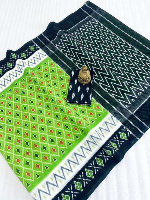 Green and black patterned plain saree from Hooriya Fashions with traditional designs buy plain saree Hooriya