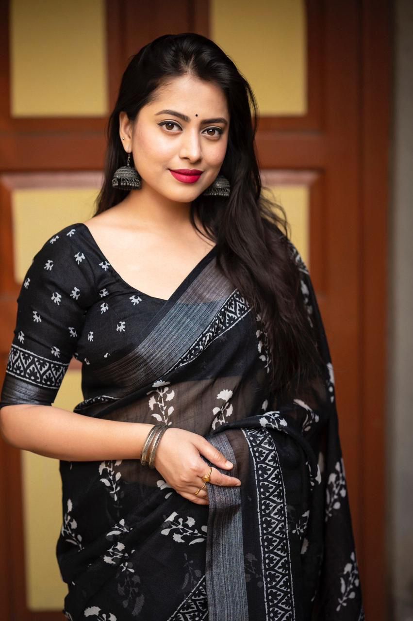 Hooriya Fashions - New linen pattu border printed Saree.